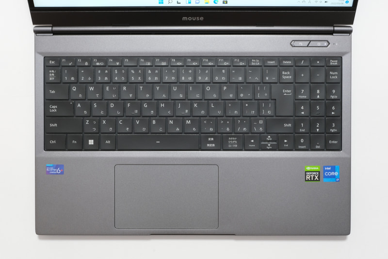 キーボードは100キーの日本語配列