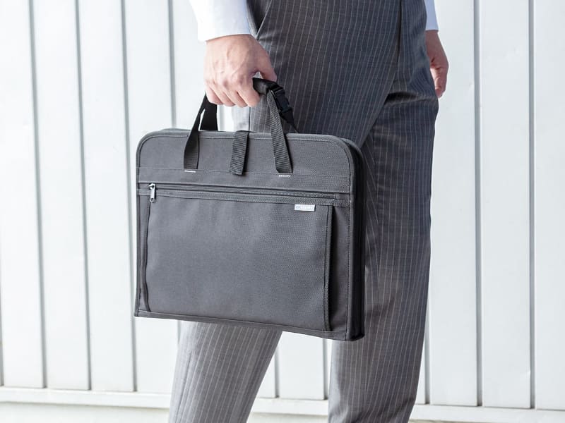 折りたたんで持ち運べる