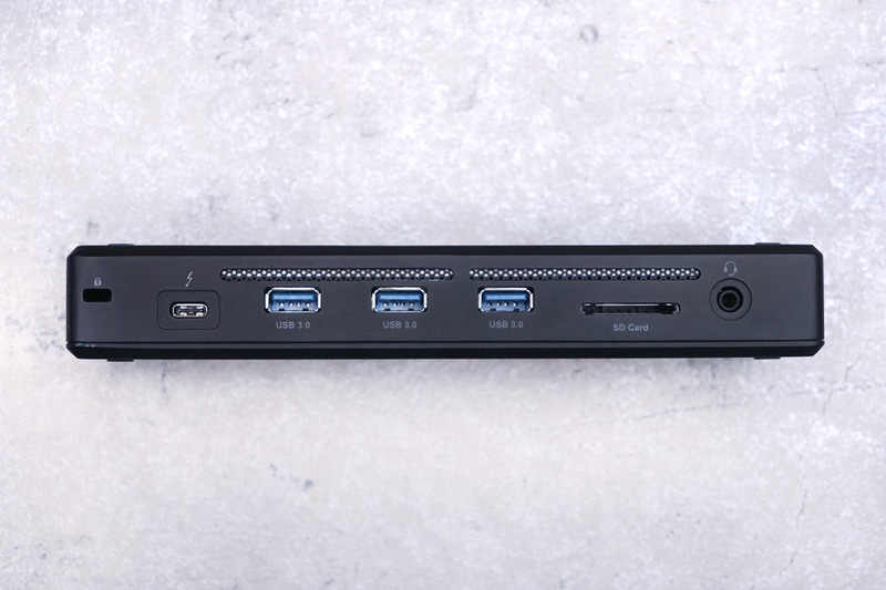 背面は左からGigabit Ethernet、USB 3.1×2、DisplayPort 1.4、HDMI 2.0、DC入力(19V/6.3A)を搭載。なお、ACアダプタは接続しないと動作しない