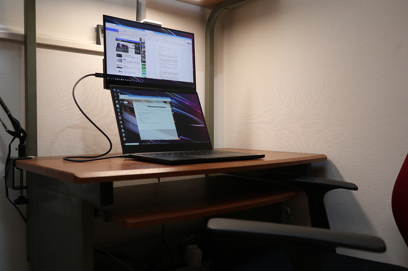 モバイルモニターは、ACコードなどがなく、USB Type-Cケーブル1本で済むのでとても利便性が高く、スマートに設置できる