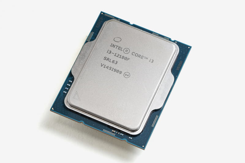 Intelの「Core i3-12100F」。4コア12スレッドで最大クロックは4.3GHz