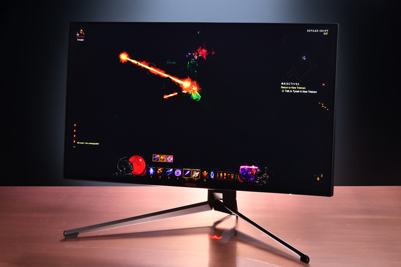 PCゲーム「Diablo III」の一幕。これは極端な例ではあるが、シャドウコントロールを変えることで、かなり暗部が持ち上がるのが分かる