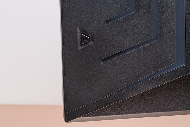 設定の操作は背面右側のジョグスイッチを使う