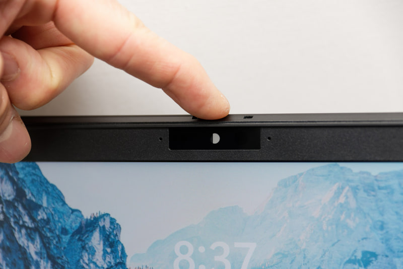 物理的なプライバシーシャッターも備える