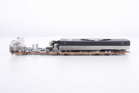 やじうまミニレビュー】Radeon RX 6400は補助電源不要で性能が優秀な