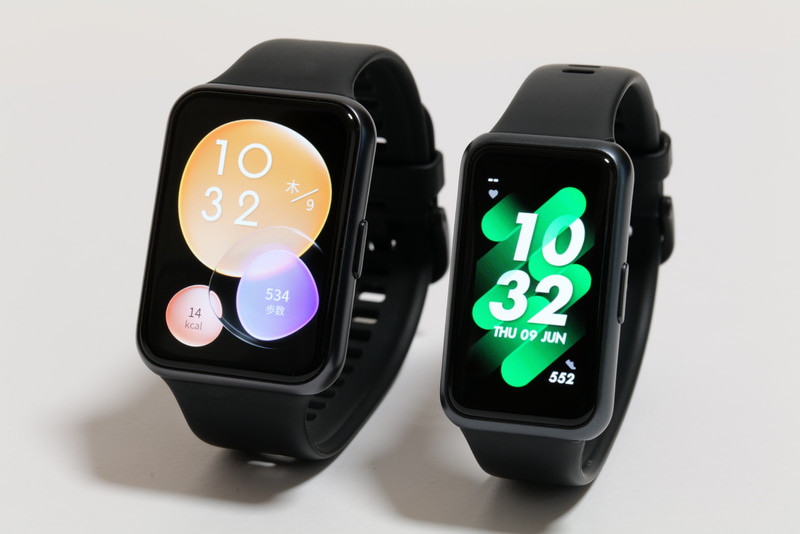 左が「HUAWEI WATCH FIT 2」(価格2万680円)、右が「HUAWEI Band 7」(同8,580円)