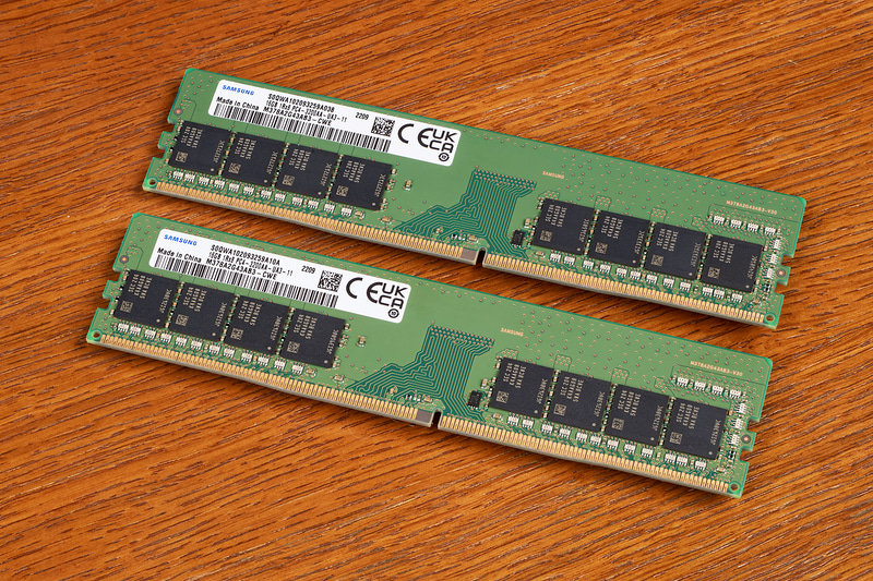 メモリはPC4-25600(DDR4-3200)を採用。第12世代CoreプロセッサはDDR5にも対応するが、DDR5はコストが高い。費用対効果を考えるとDDR4が正解だろう