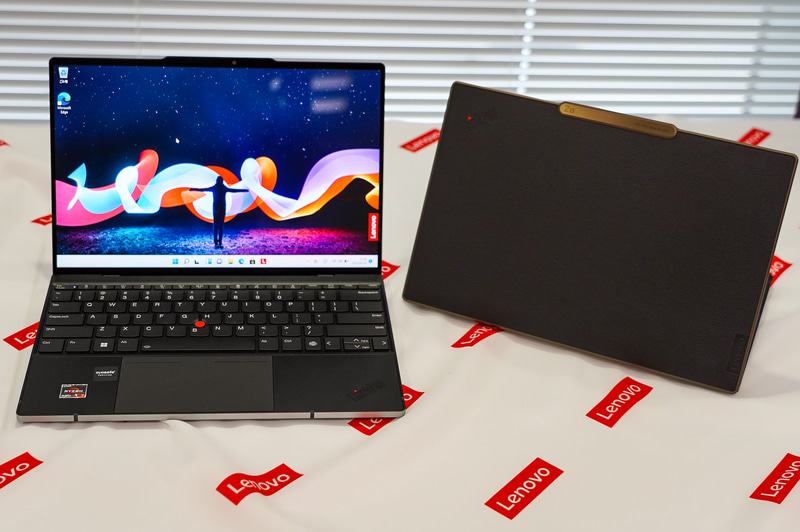レノボ・ジャパンが発表したThinkPad Z13 Gen 1(カラーはブロンズ)