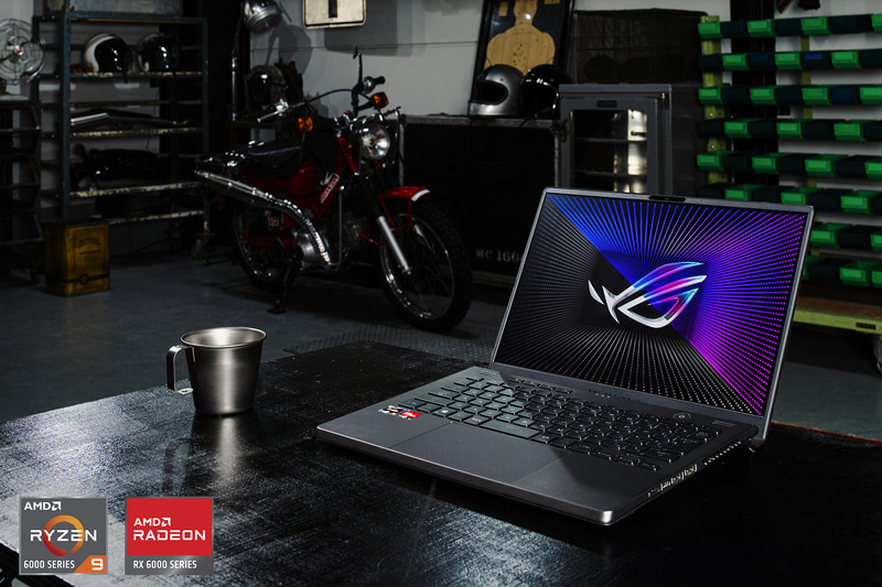 ASUSのゲーミングノート「<a href="https://jp.store.asus.com/store/asusjp/html/pbPage.CPN_ROG-Zephyrus-G14/?utm_source=PCWATCH_microsite&utm_medium=2022Q2AMD&utm_campaign=G14_articleAd" class="n" target="_blank">ROG Zephyrus G14 GA402</a>」。価格は22万9,800円～