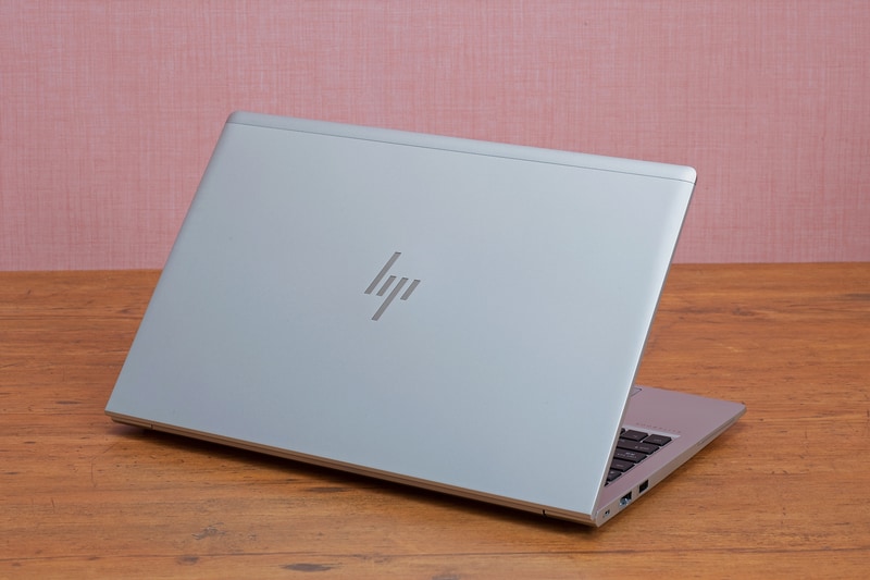 シンプルで高級感ある天板