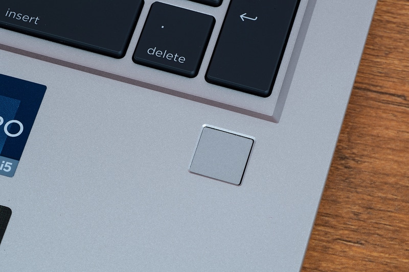 指紋認証センサーを搭載