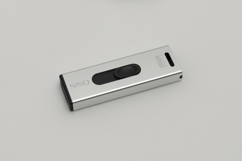 端子部を収納した状態