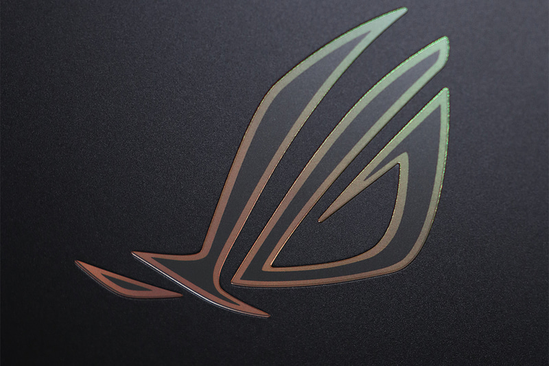 天板のロゴもアドレサブルRGB LED内蔵