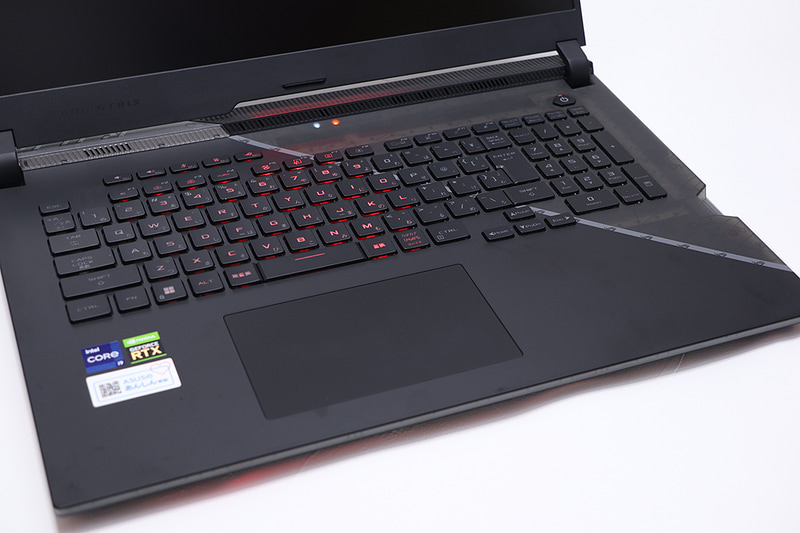 サスペンド時でもLEDが赤色にフラッシュし、ユーザーに呼びかけてくる