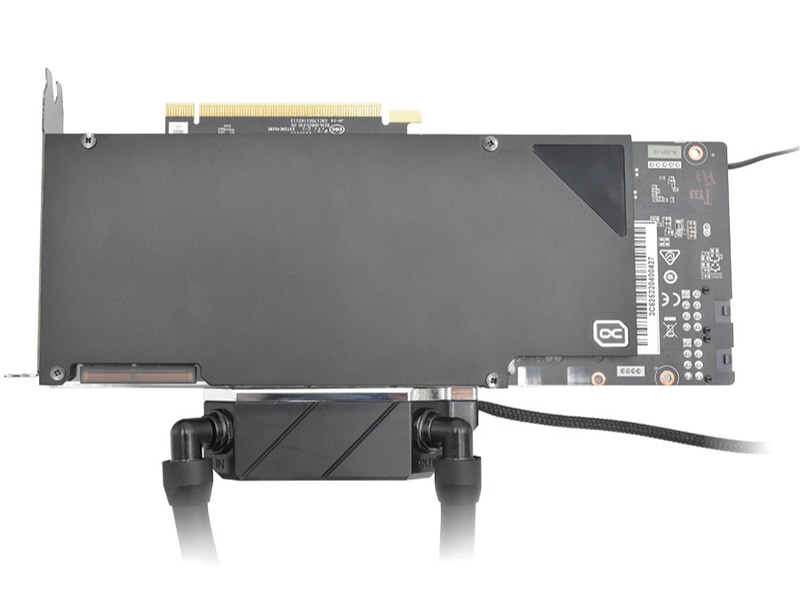 ラジエータと水冷ブロックの接続部分にポンプを設置