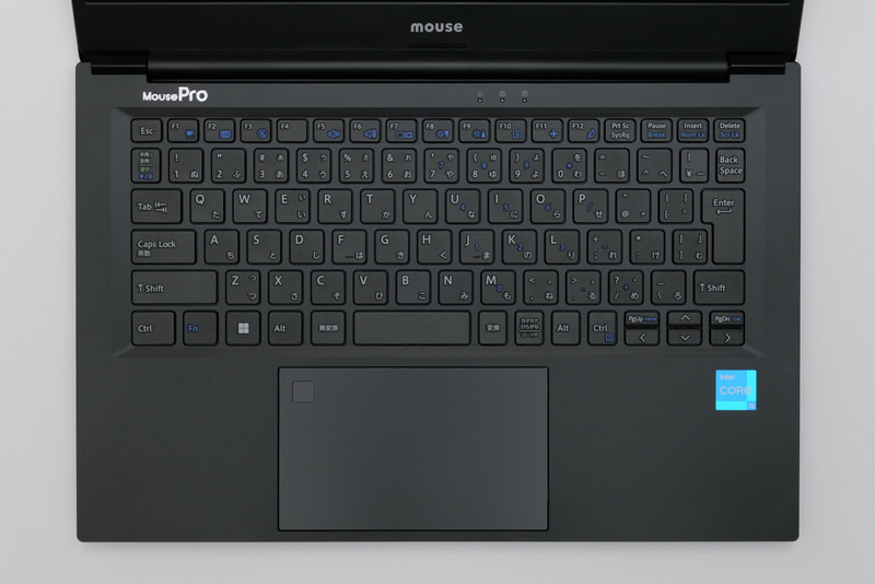 キーボードは88キーの日本語配列。タイピングしやすさに配慮した新設計のキーボードとのことだ