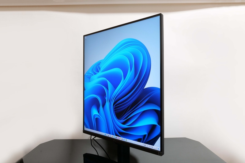 スイベルは左右ともに335度