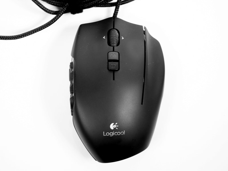 G600。(筆者は通常はコマンド、「Gシフトボタン(後述)」押下時はテンキー入力ができるように割り当て、マウス操作のみで大抵のコマンド入力が完結するようにしている)