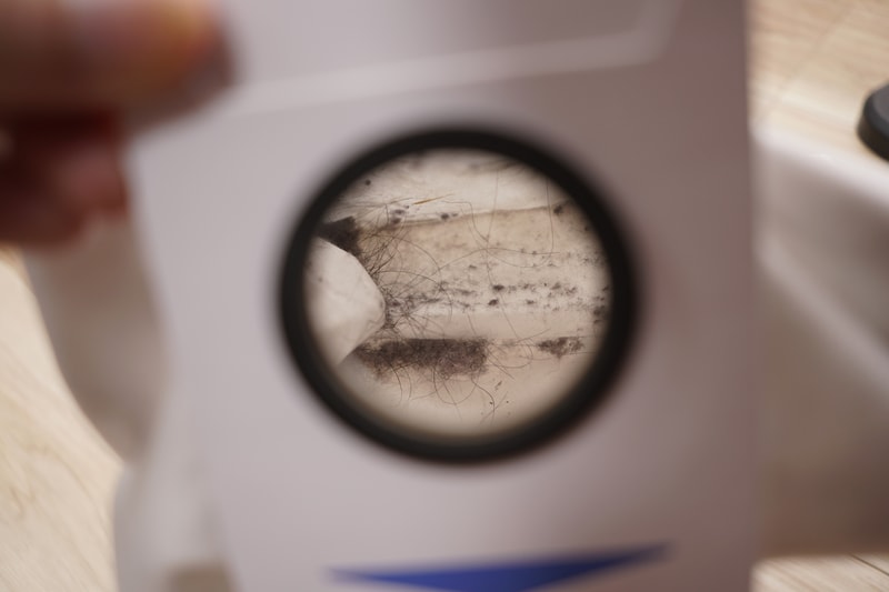 初回掃除後のダストバッグの中。思った以上にホコリや毛を掃除できている