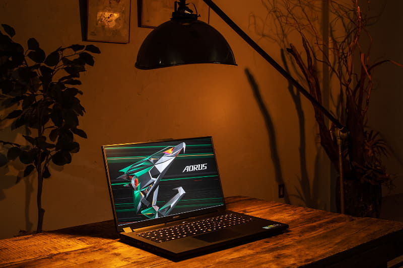 GIGABYTE「AORUS 17 XE5-73JP534SH」
