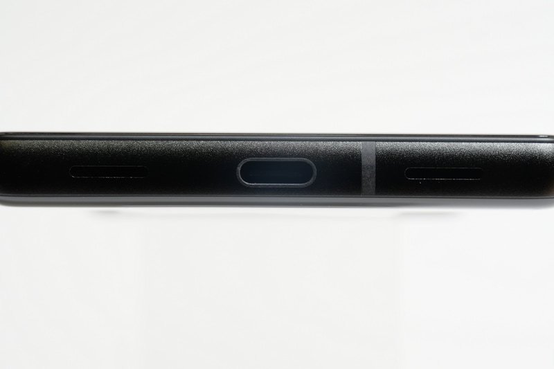 下部側面にUSB 3.1 Gen1準拠USB Type-Cを配置