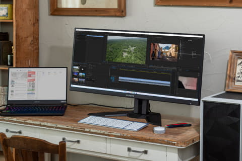 34型“21:9”のウルトラワイド大画面はクリエイティブワークと相性抜群