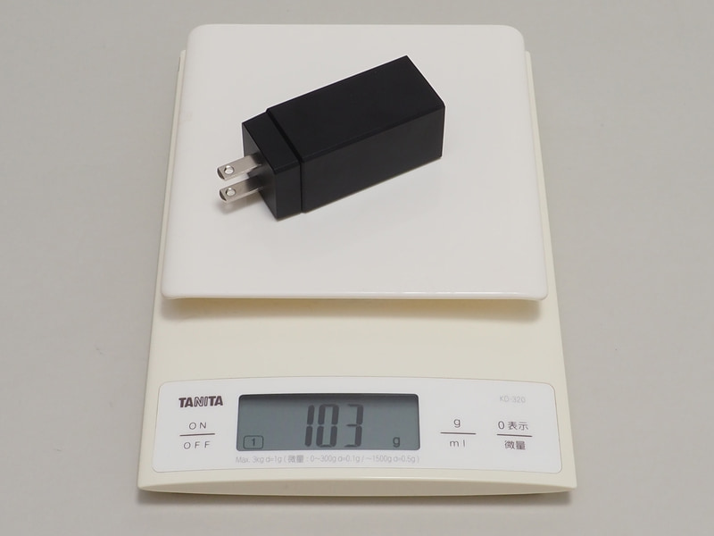 ACアダプタ単体で実測103g