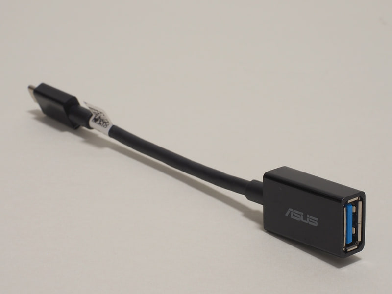 USB Type-C→Type-A変換ケーブルが付属