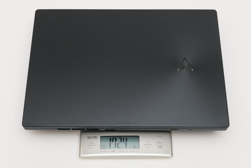 本体の実測重量は1,724g