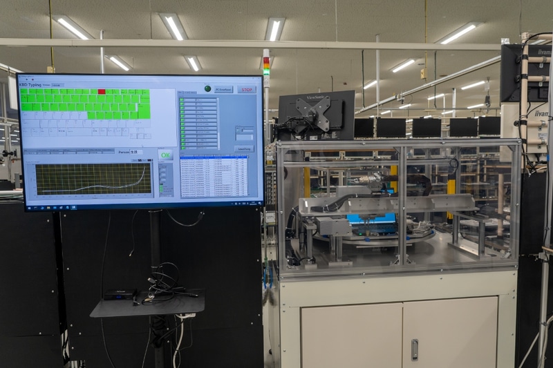 打感に異常があると画面上で赤く表示する。写真ではF10キーに異常が見つかった