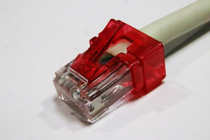 コネクタにピッタリ重なりツメが復活