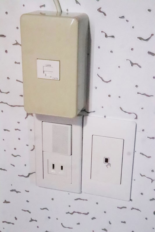 こんな感じで壁からLANに接続できる