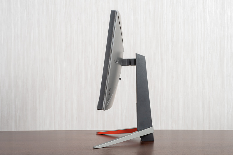 100mmの範囲と高さ調整が可能だ