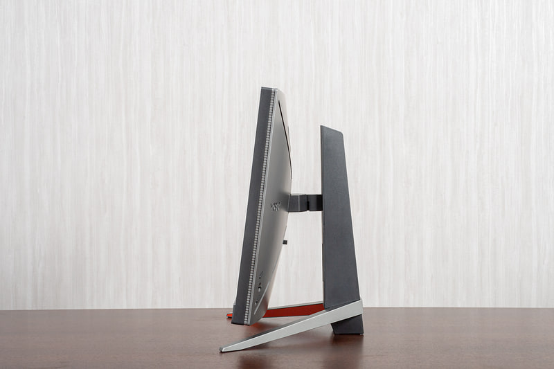 100mmの範囲と高さ調整が可能だ