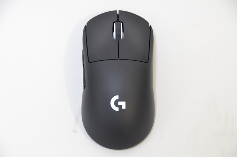 <a href="https://gaming.logicool.co.jp/ja-jp/products/gaming-mice/pro-x-superlight-wireless-mouse.html" class="n" target="_blank">製品ページのURL</a><br>実売価格：1万6,000円前後●解像度：100～25,600dpi(50dpi刻み)●ボタン数：5●バッテリ：内蔵リチウムイオン電池●本体サイズ(幅×奥行き×高さ)： 63.5×125.0×40.0mm●重量：63g未満●インターフェイス：Lightspeed(USBレシーバ)、有線(USB)