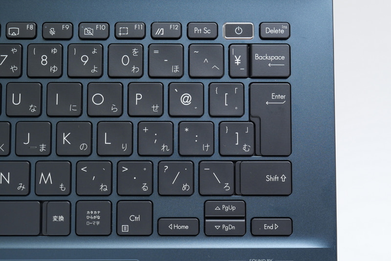 Enterキー付近の一部キーも分割式で搭載。また[&yen;]キーのピッチがかなり狭くなっている点も残炎