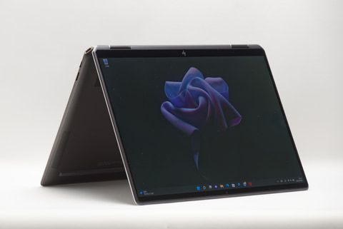 Hothotレビュー】ビューティカメラにもなる！？3Kディスプレイの