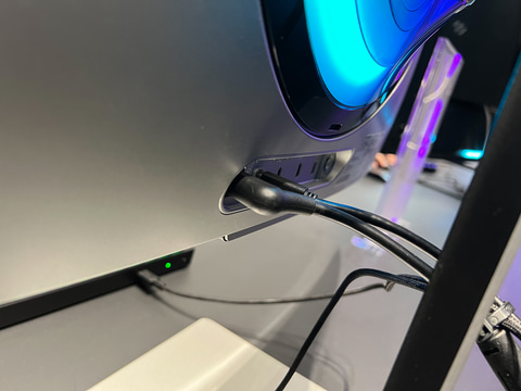 Samsung、量子ドットの34型ゲーミングモニター「Odyssey OLED G8」発表