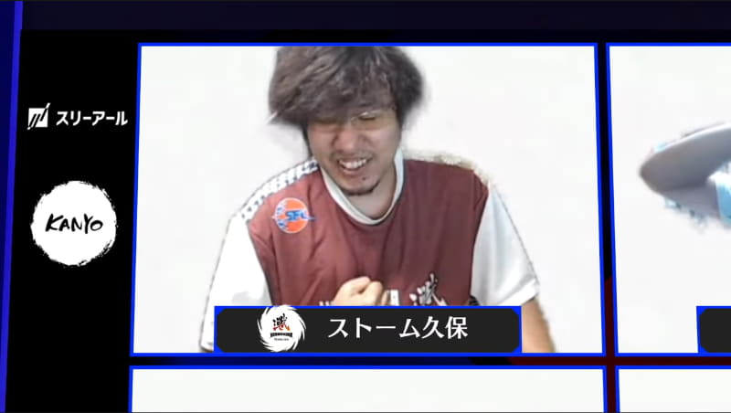 チームインタビューで思わず握りこぶしを作って信仰心を示すリーダーのストーム久保