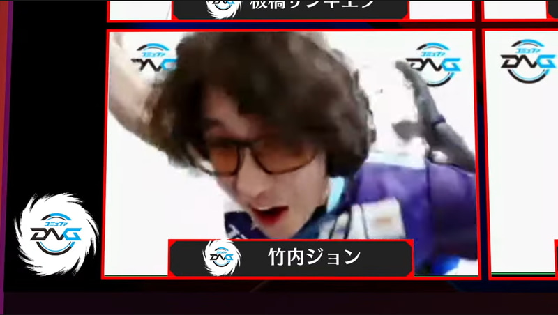 大将戦完勝の喜びを体で表現する竹内ジョン