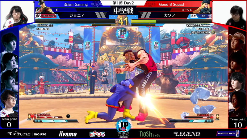 中堅戦はジョニィGとカワノコーリンの一戦。1戦目1ラウンドはカワノコーリンが機敏な立ち回りでジョニィGを翻弄