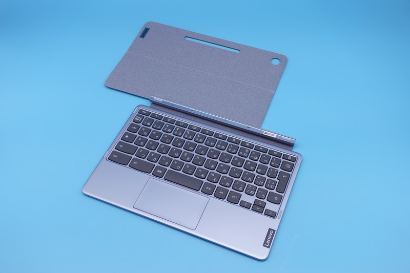 付属のスタンドカバーとキーボード