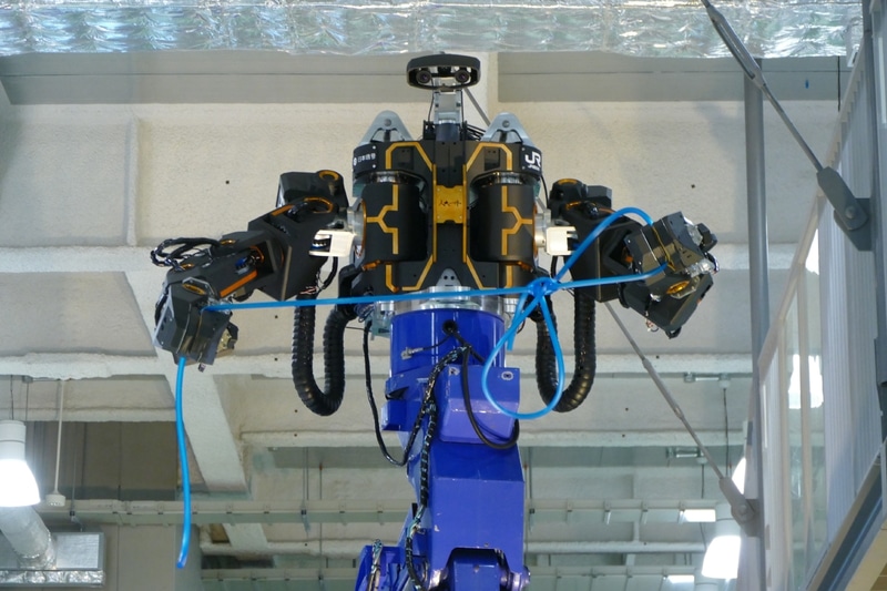 蝶々結びに成功した「零式人機」