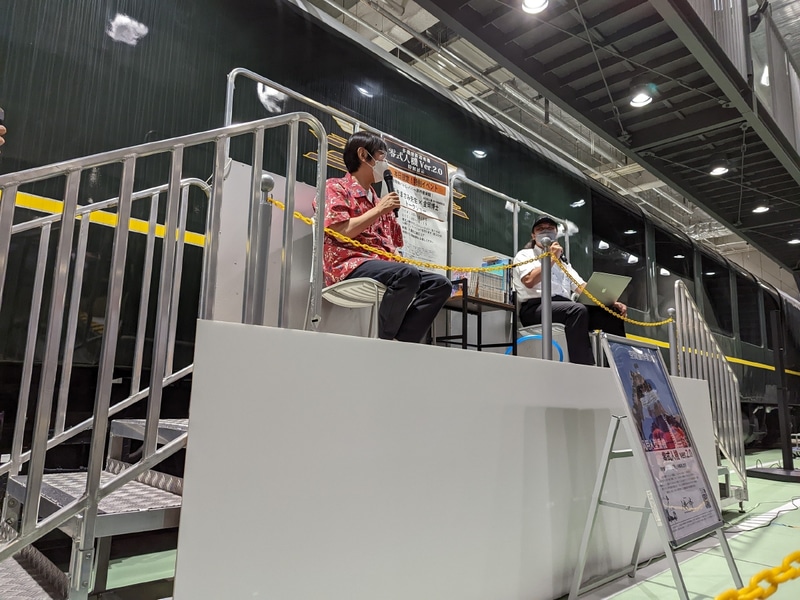 漫画家ゆうきまさみ氏(左)と人機一体・金岡博士(右)。ゆうきまさみ氏は現在、伊勢新九郎(北条早雲)をモデルとした『新九郎、奔る!』を連載中