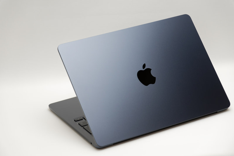 色はミッドナイト