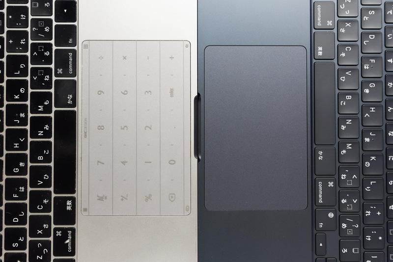 タッチパッドの比較。M2 MacBook Airはひと回り小さくなった