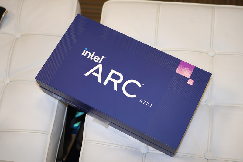 Arc A770 Limited Editionの外箱