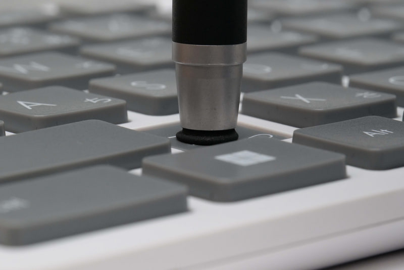 キーストロークは実測2.2mm前後