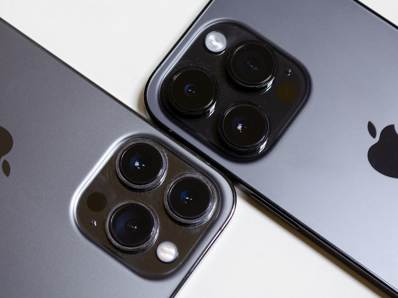 13 Proとの比較。14 Proでは更に大きく、そして高さがある