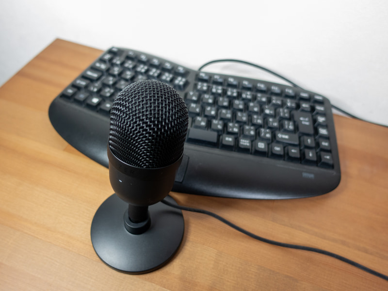 このように設置してしまうと、キーボードのタイピング音が結構入ってしまう